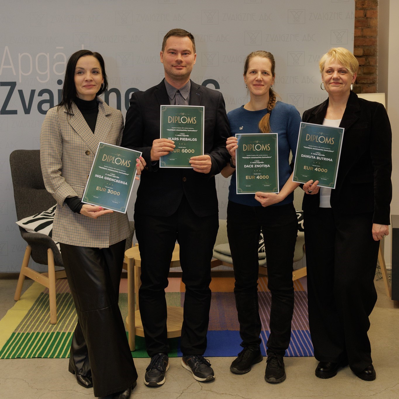 Konkursa laureāti: Inga Grencberga, Ikars Piebalgs, Dace Znotiņa, Danuta Butrima. Foto: Veronika Geroimova un Vaira Zekunde-Vlasa.